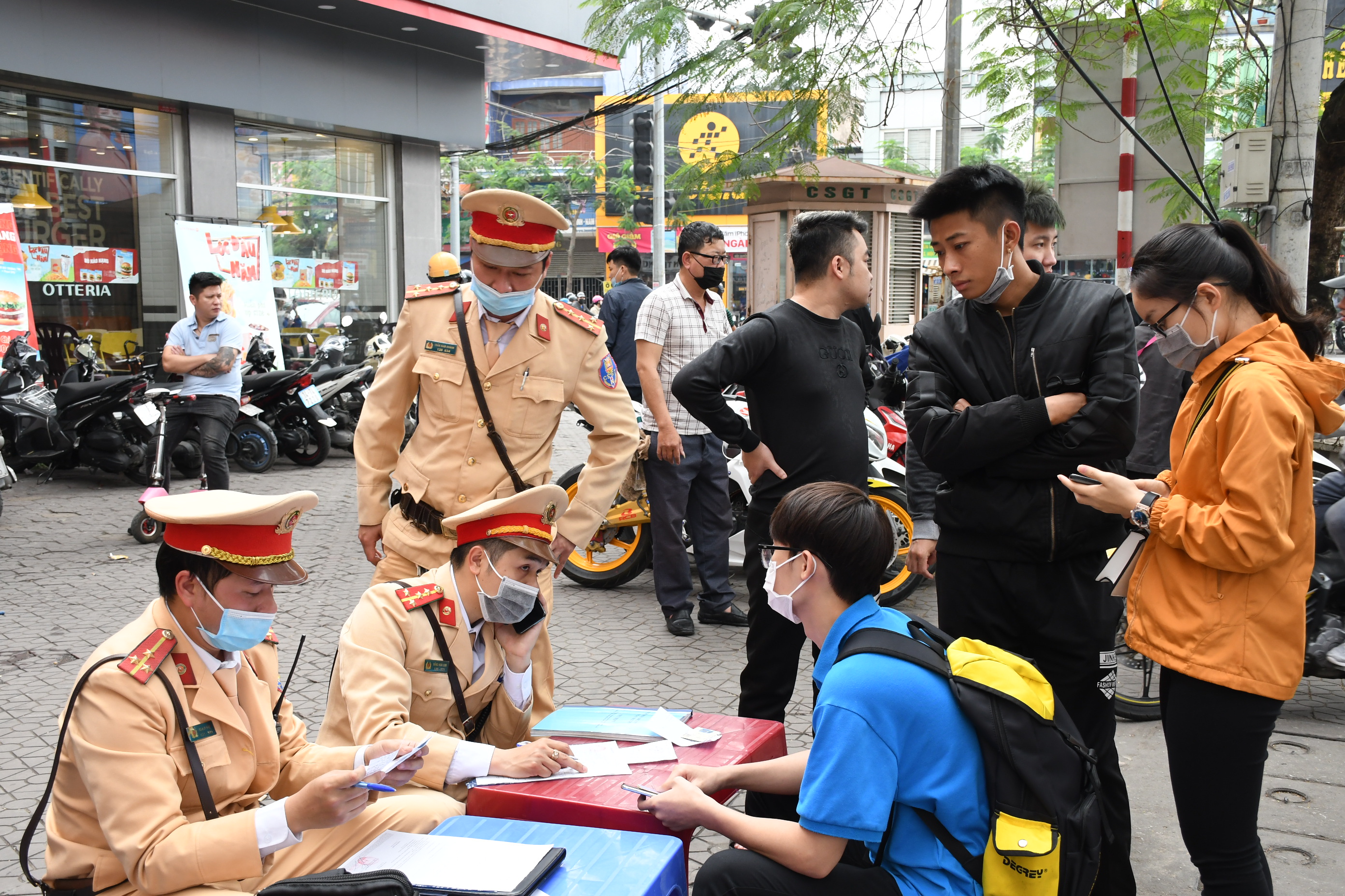 Phòng Cảnh sát giao thông đường bộ - đường sắt: Duy trì 33 tổ công tác kiểm soát trật tự an toàn giao thông